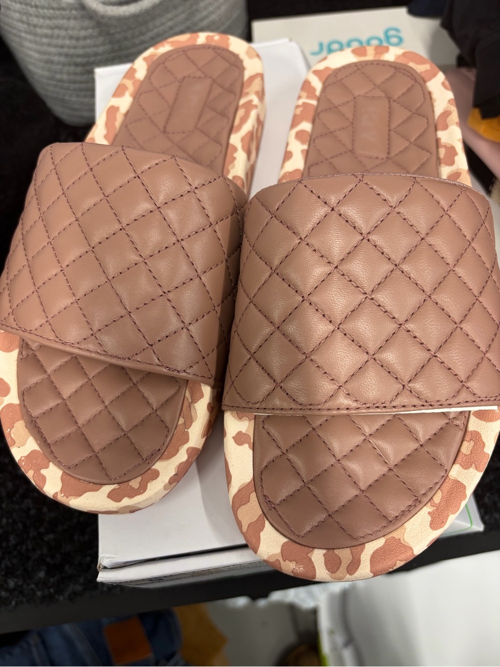 APL Lusso Slide Sz 9 Beachwood/Leopard Quilted NIB